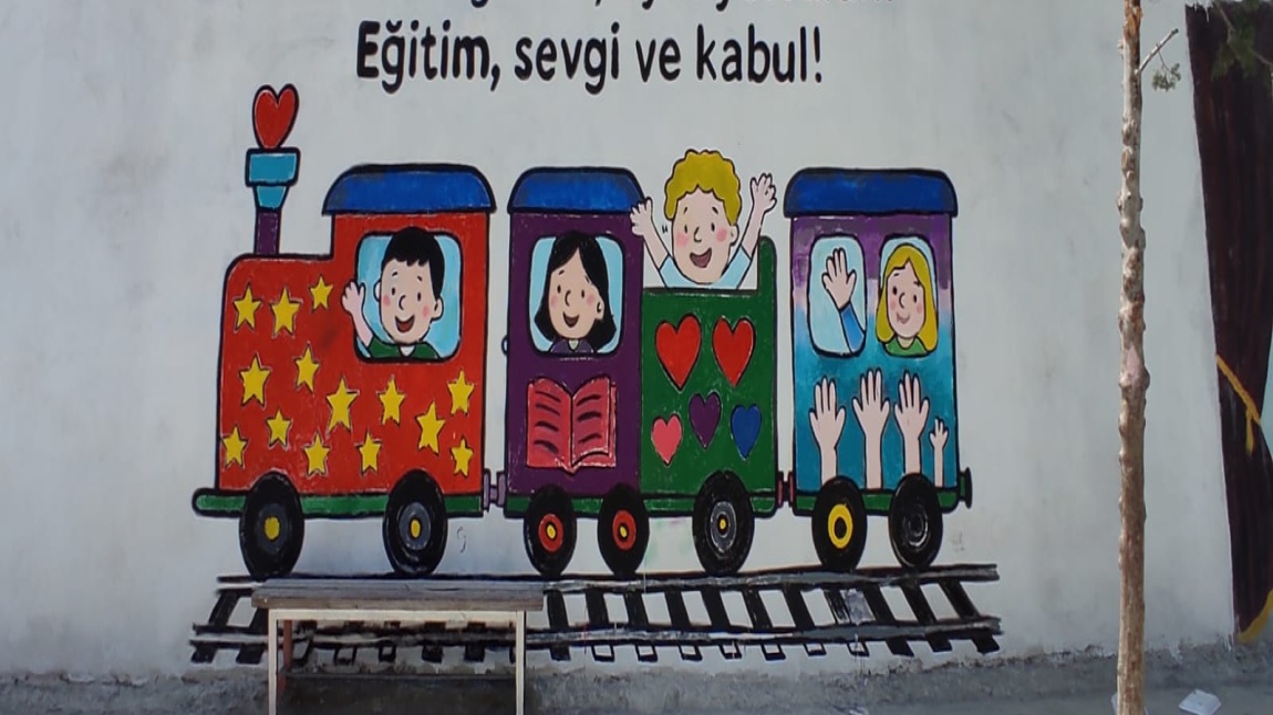 Farklılıklarımızla Güçlüyüz: Otizm Farkındalık Etkinliği ve Sanatın Gücü